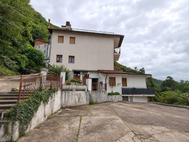 Appartamento in affitto a Brusimpiano VA