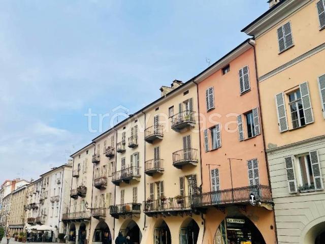 Appartamento in affitto a Cuneo via Roma, ascensore, ristrutturato, balcone TrovaCasa