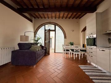 Appartamento in affitto a Calenzano, travi a vista, lavatrice, ingresso indipendente TrovaCasa