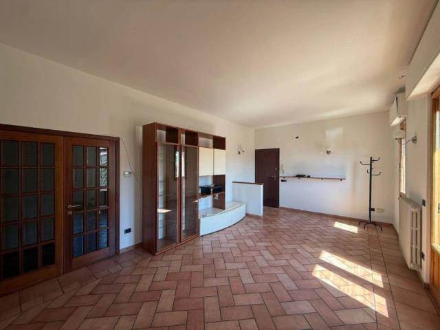 Appartamento in affitto a Calenzano via 2 Giugno, 6, ultimo piano, balcone, cucina abitabile TrovaCasa