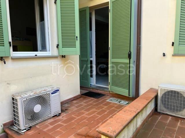 Appartamento in affitto a Camaiore piazza Sacro Cuore, arredato, lavatrice, aria condizionata TrovaCasa