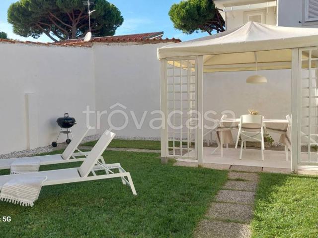 Appartamento in affitto a Camaiore via Don Giovanni Minzoni, 94, arredato, giardino privato, ristrutturato TrovaCasa