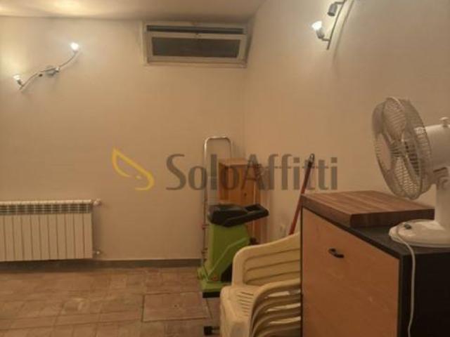 Appartamento in affitto a Campi Bisenzio, posto auto, riscaldamento autonomo, travi a vista TrovaCasa