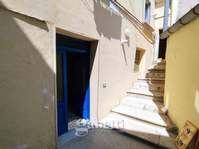 Appartamento in affitto a Campobasso campobasso Chiarizia, arredato, riscaldamento autonomo, ristrutturato TrovaCasa