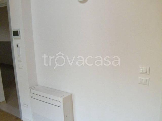Appartamento in affitto a Campodoro via Roma, non arredato/vuoto, posto auto, balcone TrovaCasa