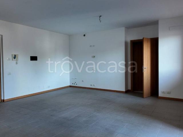 Appartamento in affitto a Canonica d'Adda, non arredato/vuoto, terrazzo, centrale TrovaCasa