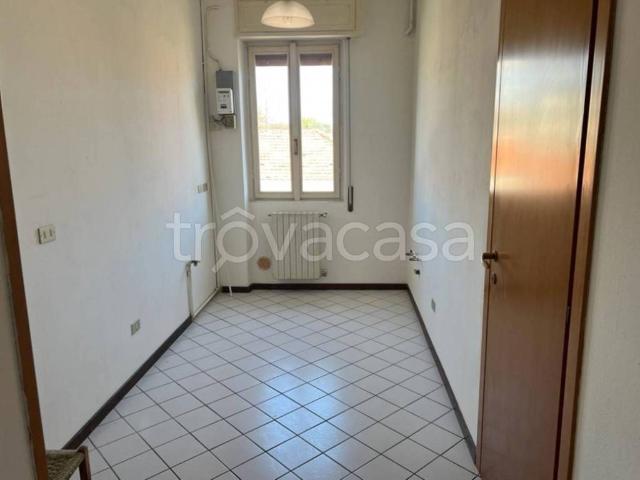 Appartamento in affitto a Cantù via Ginevrina da Fossano, non arredato/vuoto, box, lavanderia TrovaCasa