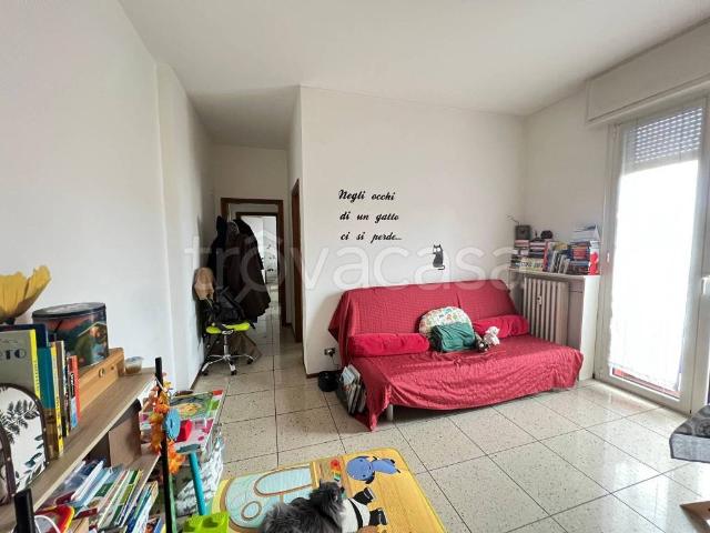 Appartamento in affitto a Cantù via Martin Luther King, 3, arredato, posto auto, riscaldamento centralizzato TrovaCasa