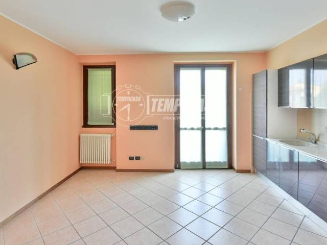 Appartamento in affitto a Cantù via Sempione, arredato, box, ascensore TrovaCasa