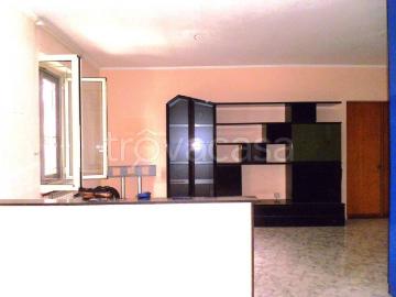 Appartamento in affitto a Casoria via Nazario Sauro, non arredato/vuoto, luminoso, lavanderia TrovaCasa