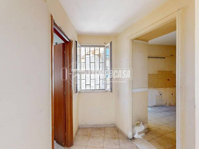 Appartamento in affitto a Casoria via Cavour 7, centrale, cucina abitabile, studio TrovaCasa