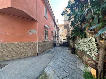 Appartamento in affitto a Casoria via Giacomo Matteotti 26, arredato, da ristrutturare, centrale TrovaCasa