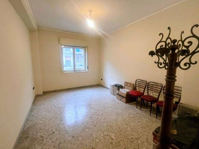 Appartamento in affitto a Casoria via Paolo Piccirillo, posto auto, parzialmente arredato, doppia esposizione TrovaCasa