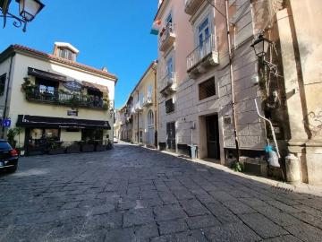 Appartamento in affitto a Caserta CE