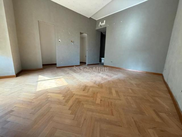 Appartamento in affitto a Caserta, non arredato/vuoto, centrale, spese incluse TrovaCasa