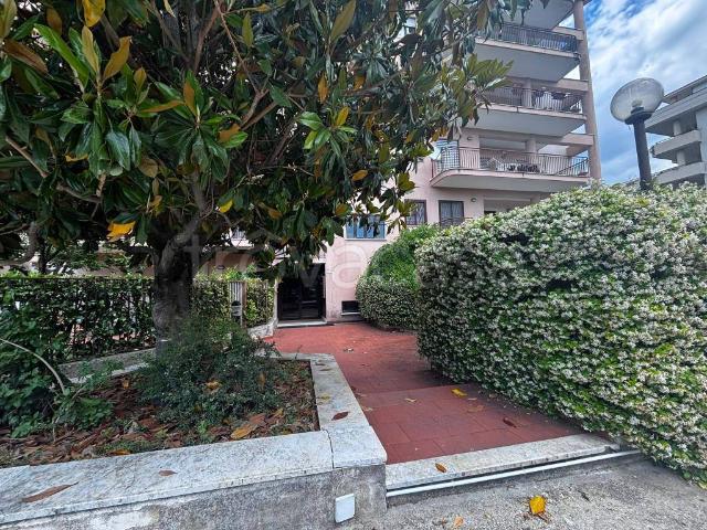 Appartamento in affitto a Caserta via Giorgio La Pira, arredato, balcone, cucina abitabile TrovaCasa