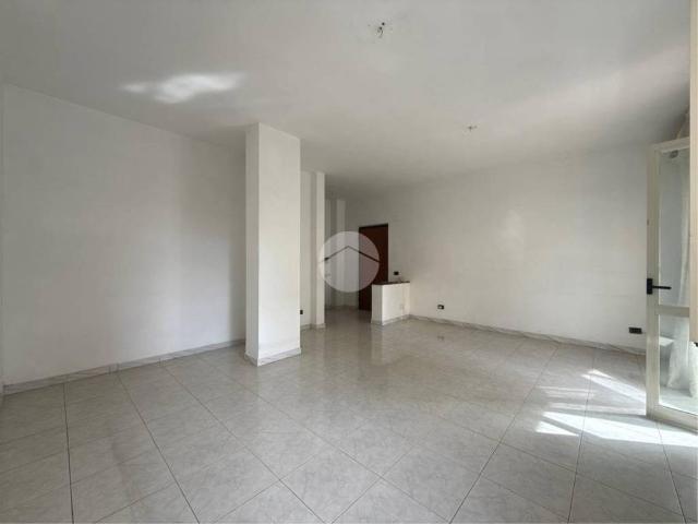 Appartamento in affitto a Caserta via primo ottobre, 4, non arredato/vuoto, giardino privato, posto auto TrovaCasa