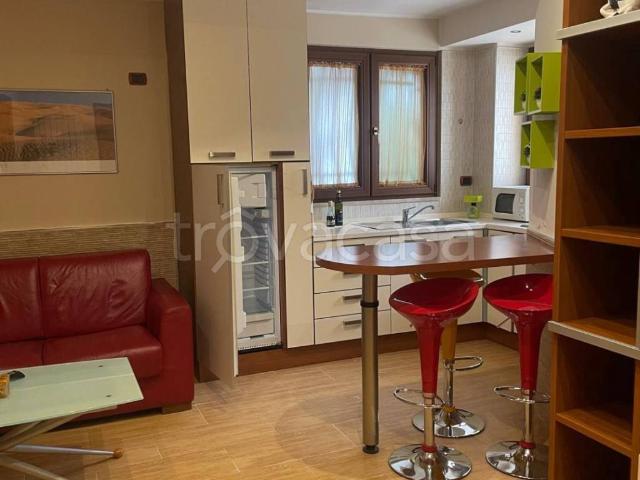 Appartamento in affitto a Caserta via Roma, arredato, taverna, angolo cottura TrovaCasa