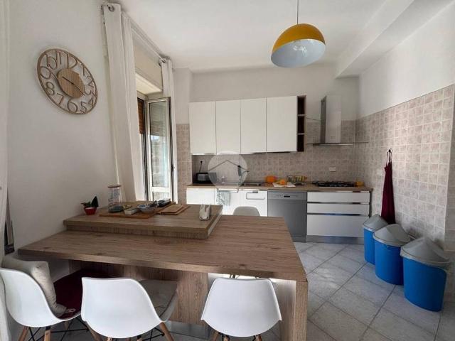 Appartamento in affitto a Caserta via Sant'Antonio, 33, non arredato/vuoto, vicinanze negozi, zona residenziale TrovaCasa