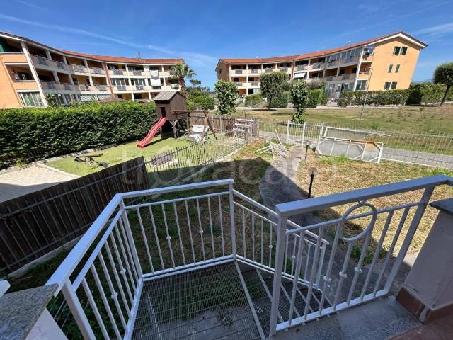 Appartamento in affitto a Castel Volturno via Cristoforo Colombo, 11, arredato, giardino privato, posto auto TrovaCasa