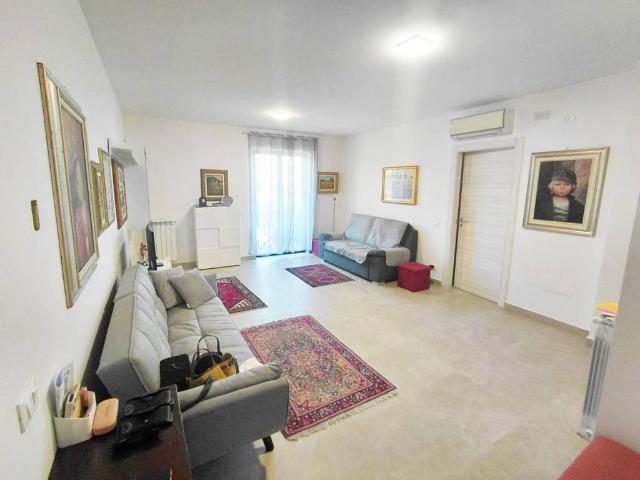 Appartamento in affitto a Castel Volturno CE