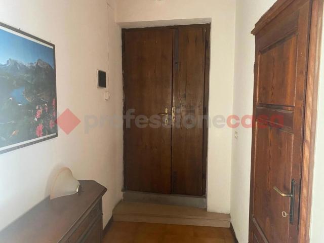 Appartamento in affitto a Castelnuovo di Garfagnana castelnuovo di Garfagnana g. Garibaldi,snc, arredato, riscaldamento autonomo, caminetto TrovaCasa