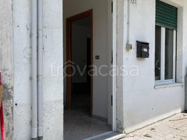 Appartamento in affitto a Castiglione Torinese via Scursatone, 71, posto auto, riscaldamento autonomo, parzialmente arredato TrovaCasa