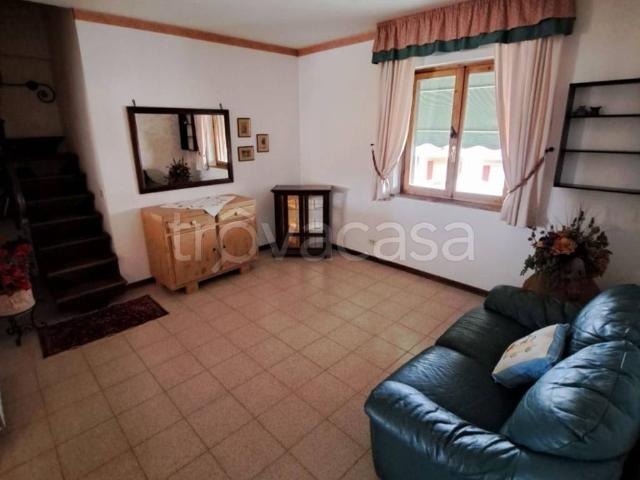 Appartamento in affitto a Capodimonte sant'Antonio, arredato, giardino privato, caminetto TrovaCasa