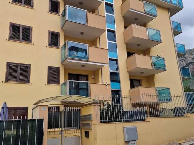 Appartamento in affitto a Capaci PA