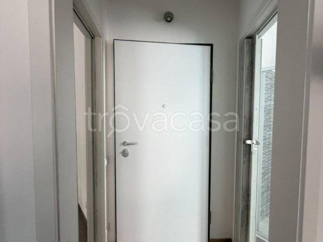 Appartamento in affitto a Capiago Intimiano via Umberto I, 41, arredato, senza ascensore, balcone TrovaCasa