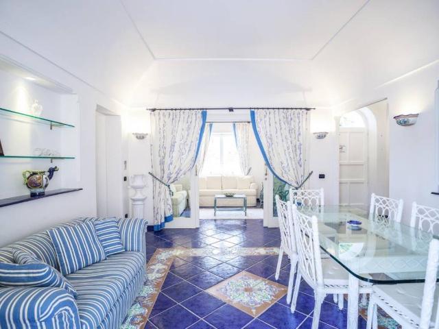 Appartamento in affitto a Capri NA