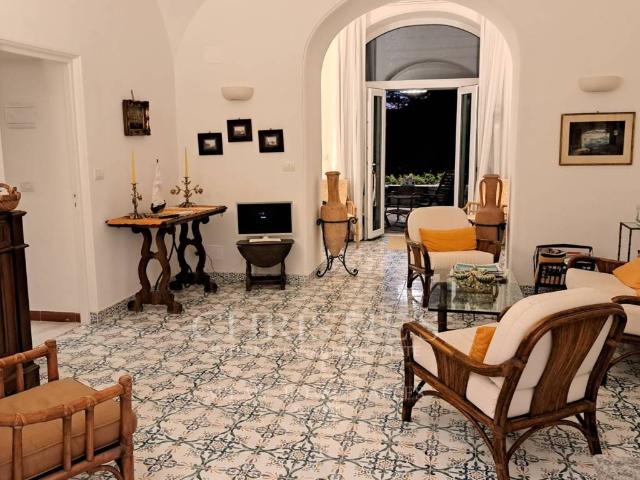 Appartamento in affitto a Capri NA