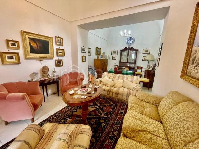 Appartamento in affitto a Capri via Lo Capo, arredato, giardino privato, terrazzo TrovaCasa