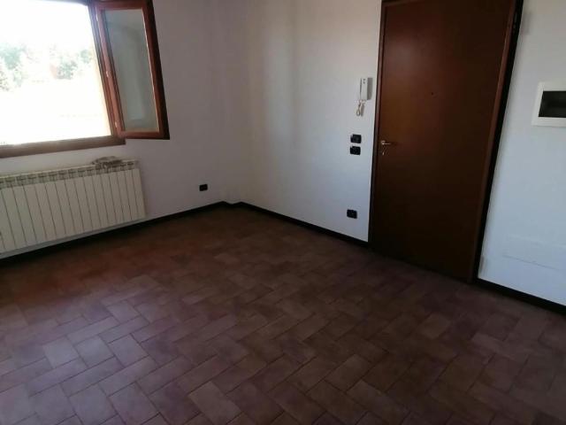 Appartamento in affitto a Carmignano comeana, non arredato/vuoto, posto auto, box TrovaCasa