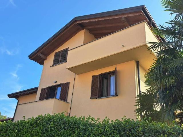 Appartamento in affitto a Carnago VA