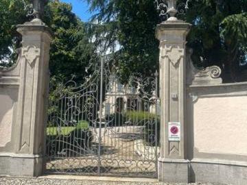 Appartamento in affitto a Carate Brianza MB