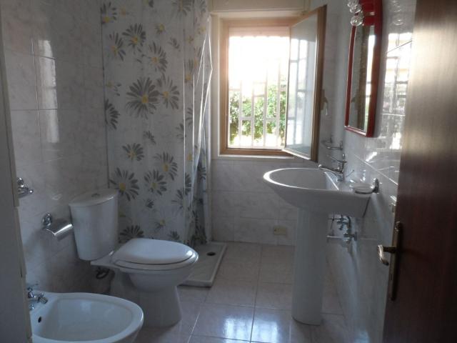 Appartamento in affitto a Carlentini via XXV Aprile, arredato, giardino privato, terrazzo TrovaCasa