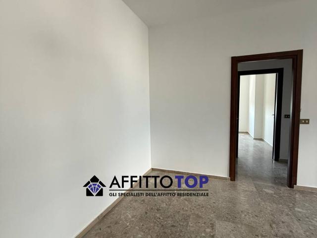 Appartamento in Affitto a Carrara