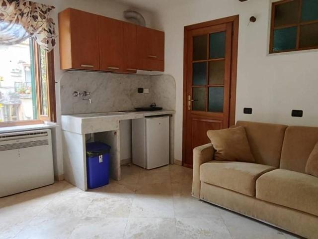 Appartamento in affitto a Carrara
