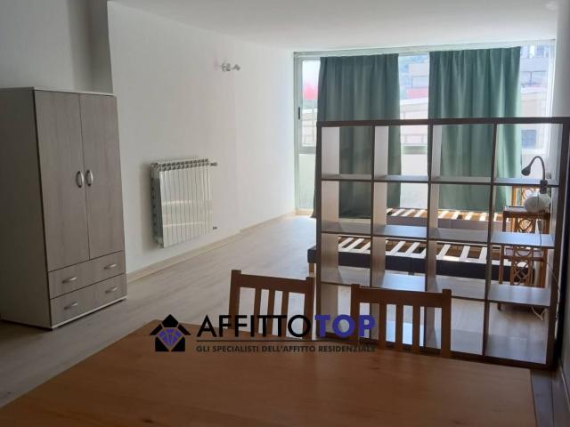Appartamento in Affitto a Carrara