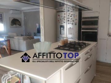 Appartamento in Affitto a Carrara