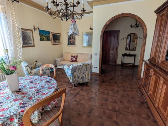 Appartamento in affitto a Carrara MS