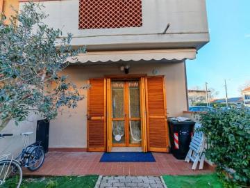 Appartamento in affitto a Carrara MS