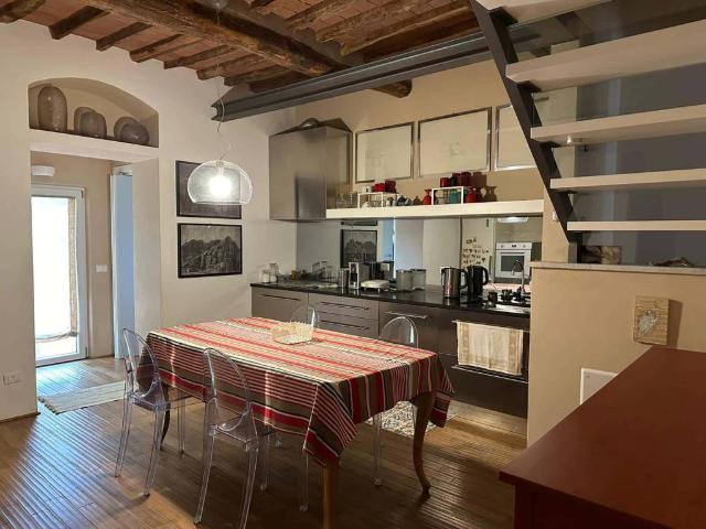 Appartamento in affitto a Carrara MS