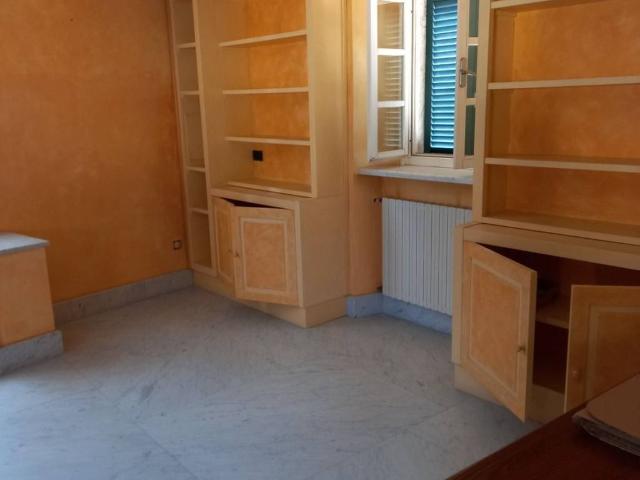 Appartamento in affitto a Carrara MS