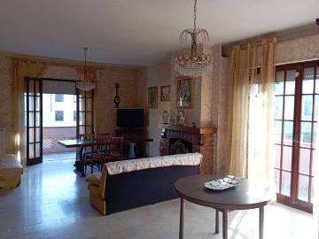 Appartamento in affitto a Carrara MS
