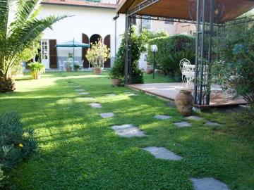 Appartamento in affitto a Carrara ruga Alfio Maggiani, 54033, arredato, giardino privato, riscaldamento autonomo TrovaCasa
