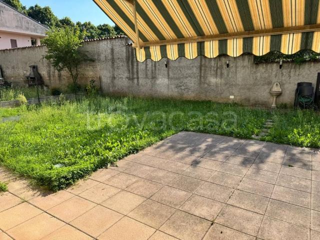 Appartamento in affitto a Carugate via Giuseppe Mazzini, 15/b, non arredato/vuoto, giardino privato, terrazzo TrovaCasa