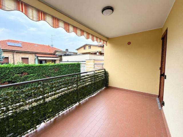 Appartamento in affitto a Carugo CO