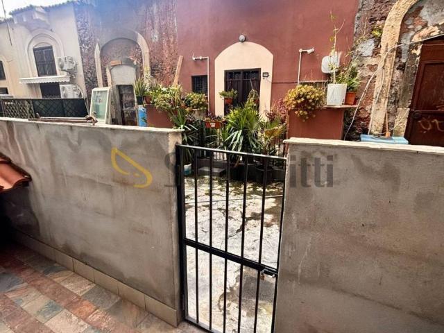 Appartamento in affitto a Catania via Opificio, 10, arredato, terrazzo, centrale TrovaCasa
